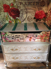 Paris Cabinet