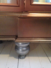 Mirrored Display Console