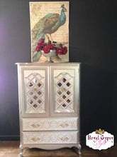 Paris Cabinet