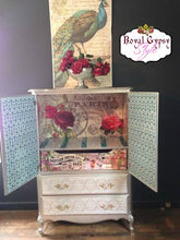 Paris Cabinet